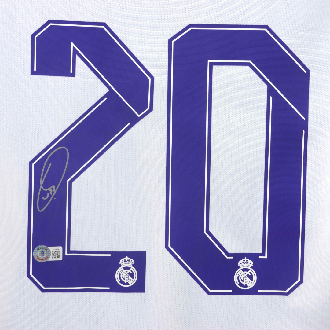 Vinicius Jr Signed Real Madrid Home Soccer Jersey #20 with Beckett COA